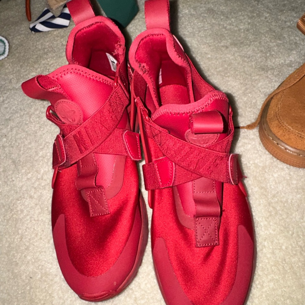 Gym red hurache Nike